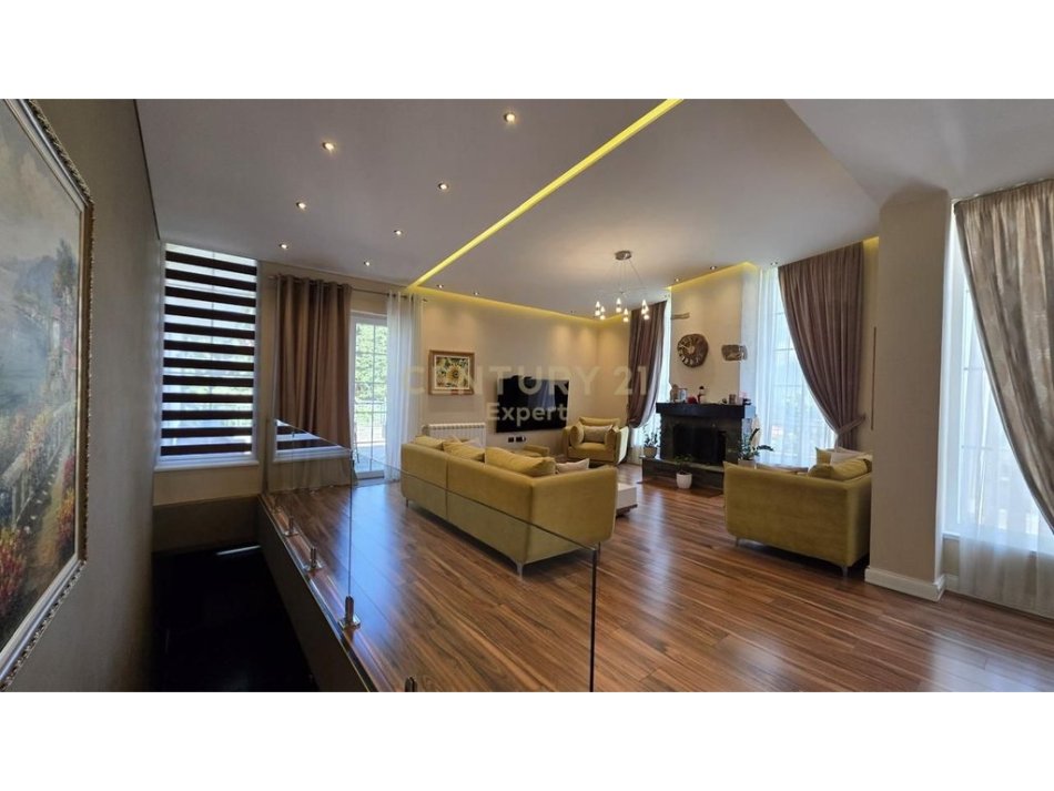 Tirane, jap me qera Vile 3 Katshe , 1.640 m² 3.500 € (DOBRESH)