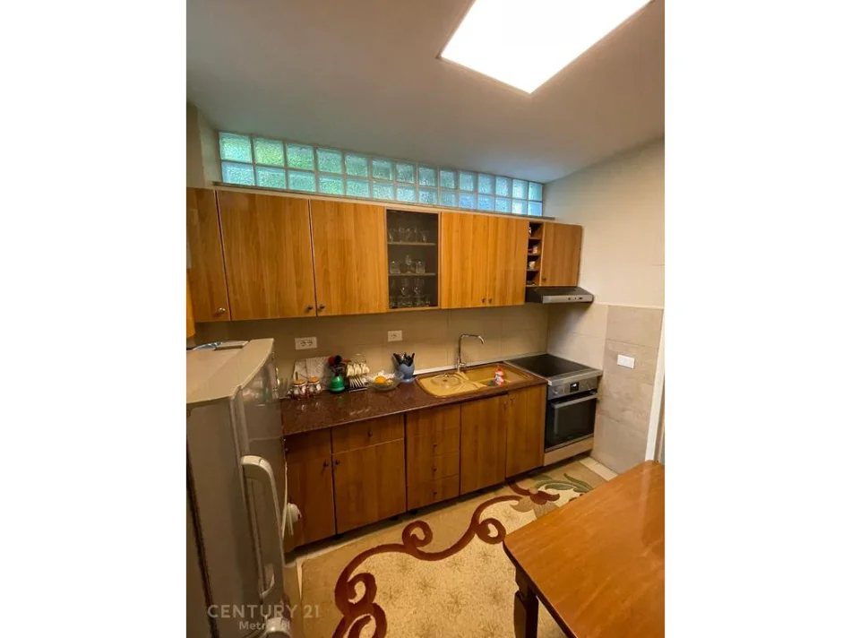 Tirane, shes apartament 2+1 Kati 1, 120 m² 160.000 € (allias)