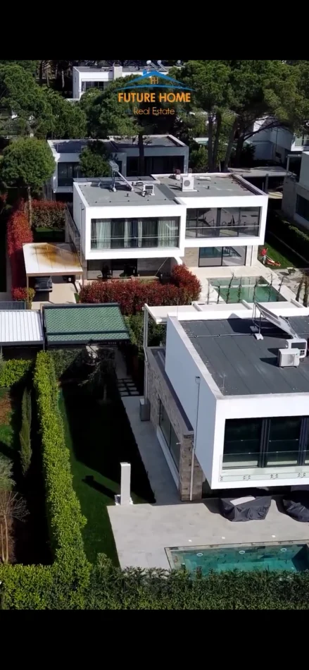 Gjiri Lalezit | Hamallaj, shitet Vile ne plazh 3+1 , 340 m² 800.000 € (Gjiri lalezit)