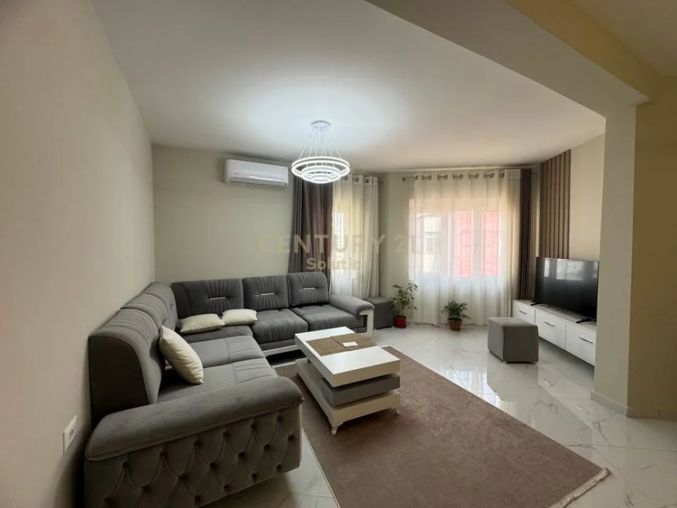 Tirane, jepet me qera apartament 1+1 Kati 6, 70 m² 650 € 