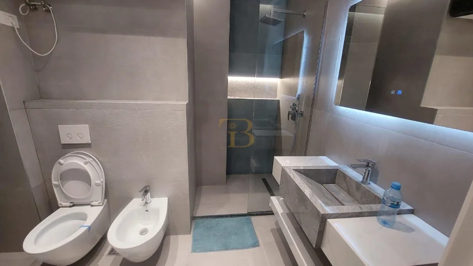 Tirane, jepet me qera apartament 1+1 Kati 2, 70 m² 700 € 