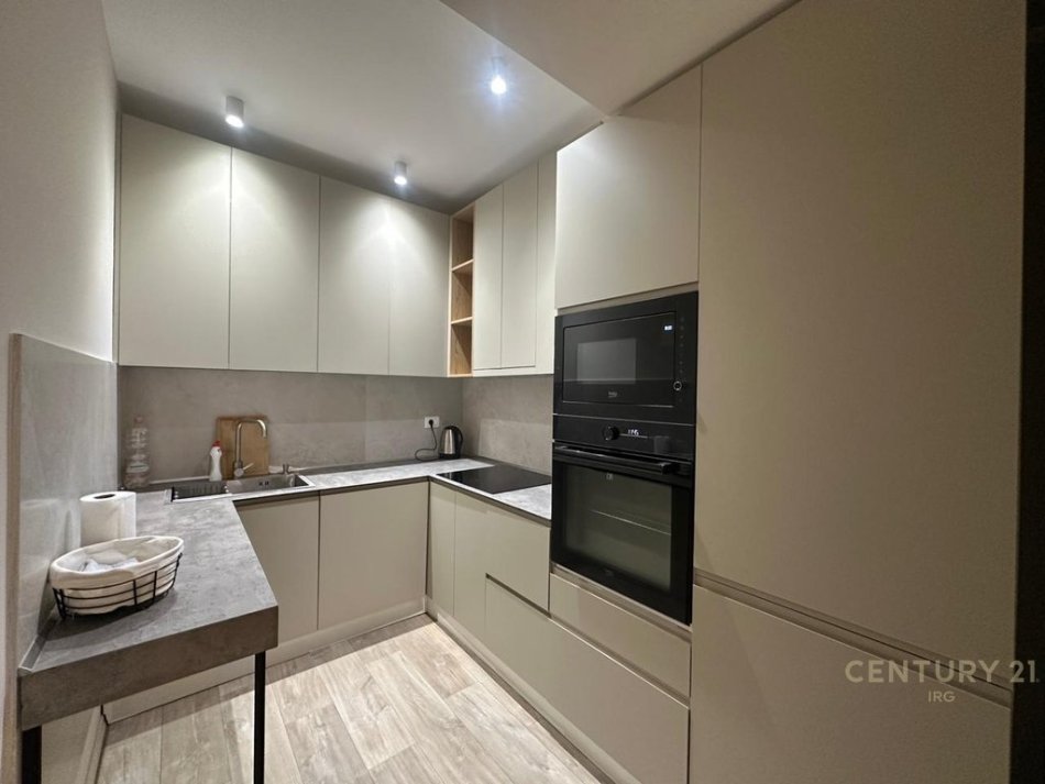 Tirane, jepet me qera apartament 2+1+Aneks+Ballkon Kati 3, 90 m² 1.200 € 