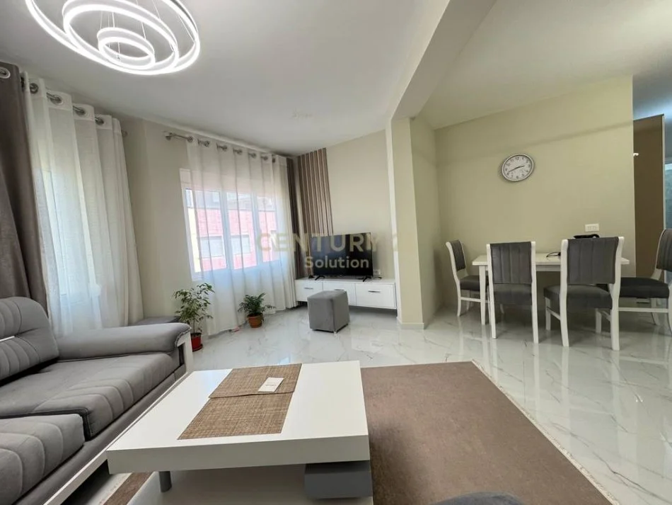 Tirane, jepet me qera apartament 1+1 Kati 6, 70 m² 650 € 