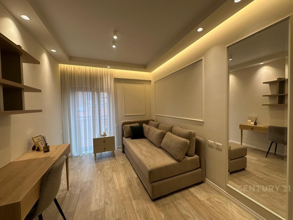 Tirane, jepet me qera apartament 2+1+Aneks+Ballkon Kati 3, 90 m² 1.200 € 