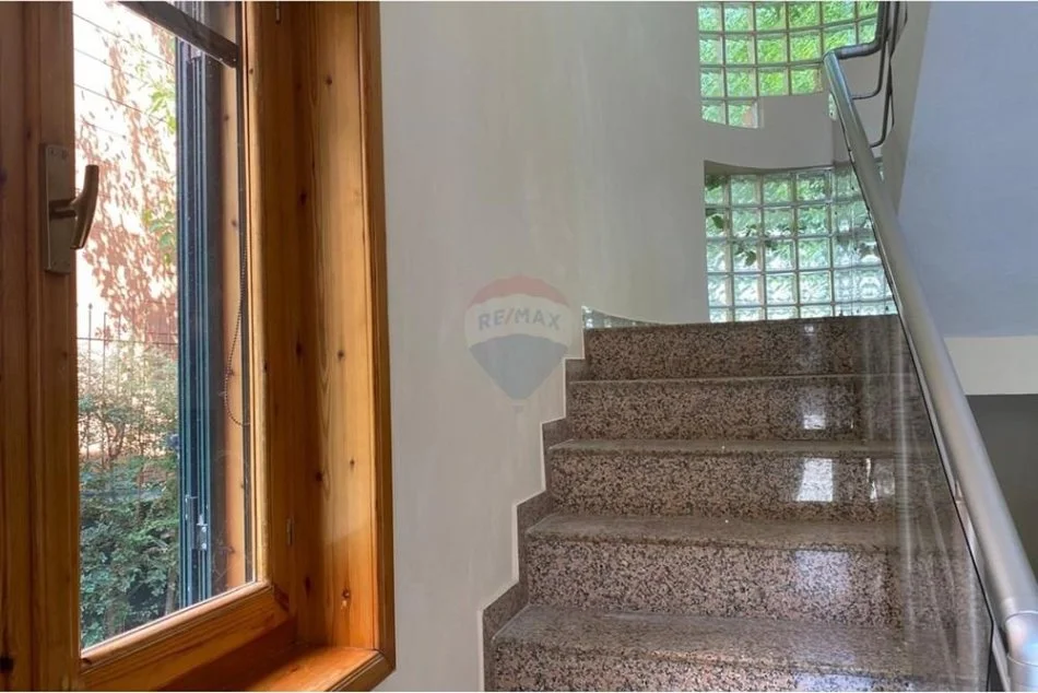 Tirane, jepet me qera apartament , 112 m² 3.000 € (Rruga e Elbasanit, Shqipëri)