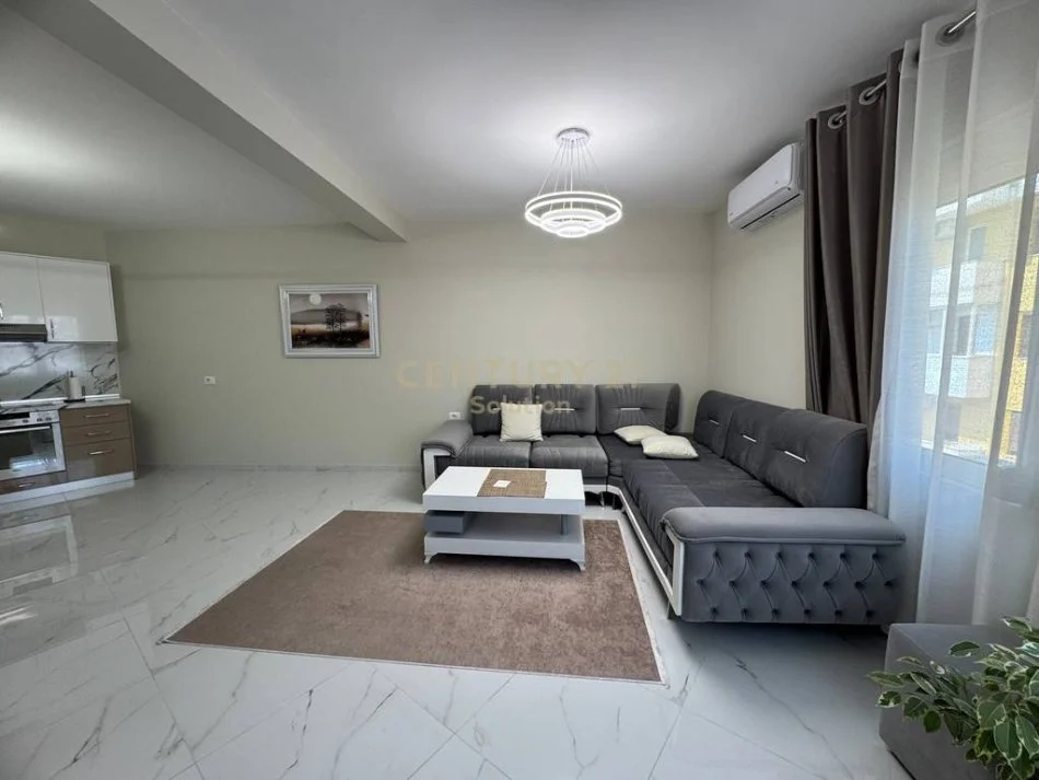Tirane, jepet me qera apartament 1+1 Kati 6, 70 m² 650 € 