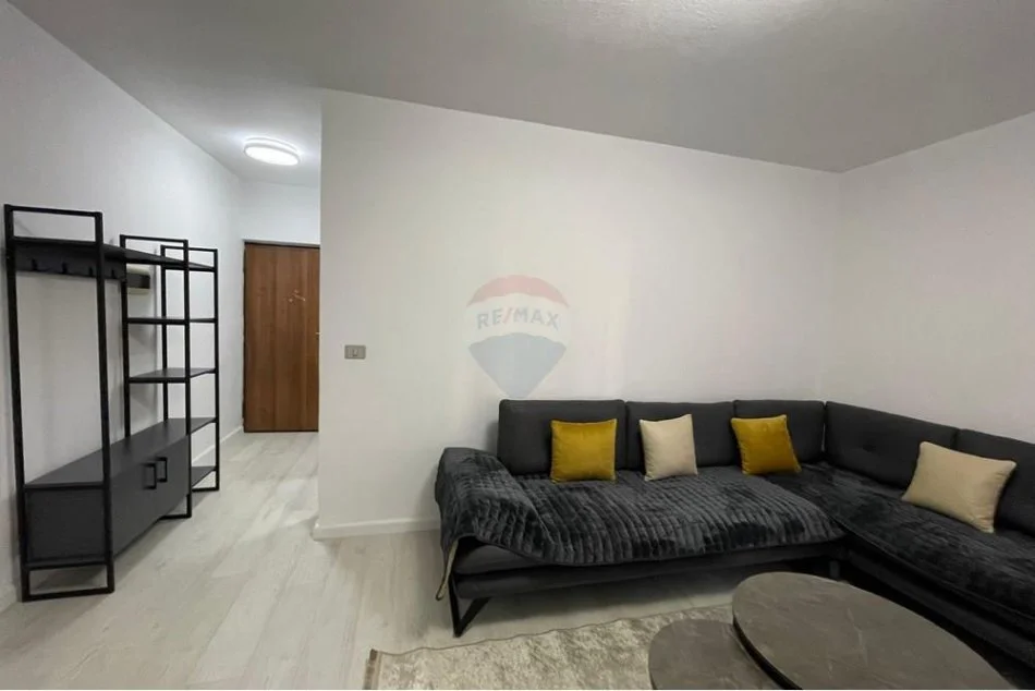 Tirane, jepet me qera apartament 1+1 , 60 m² 650 € (Komuna e Parisit, Shqipëri)