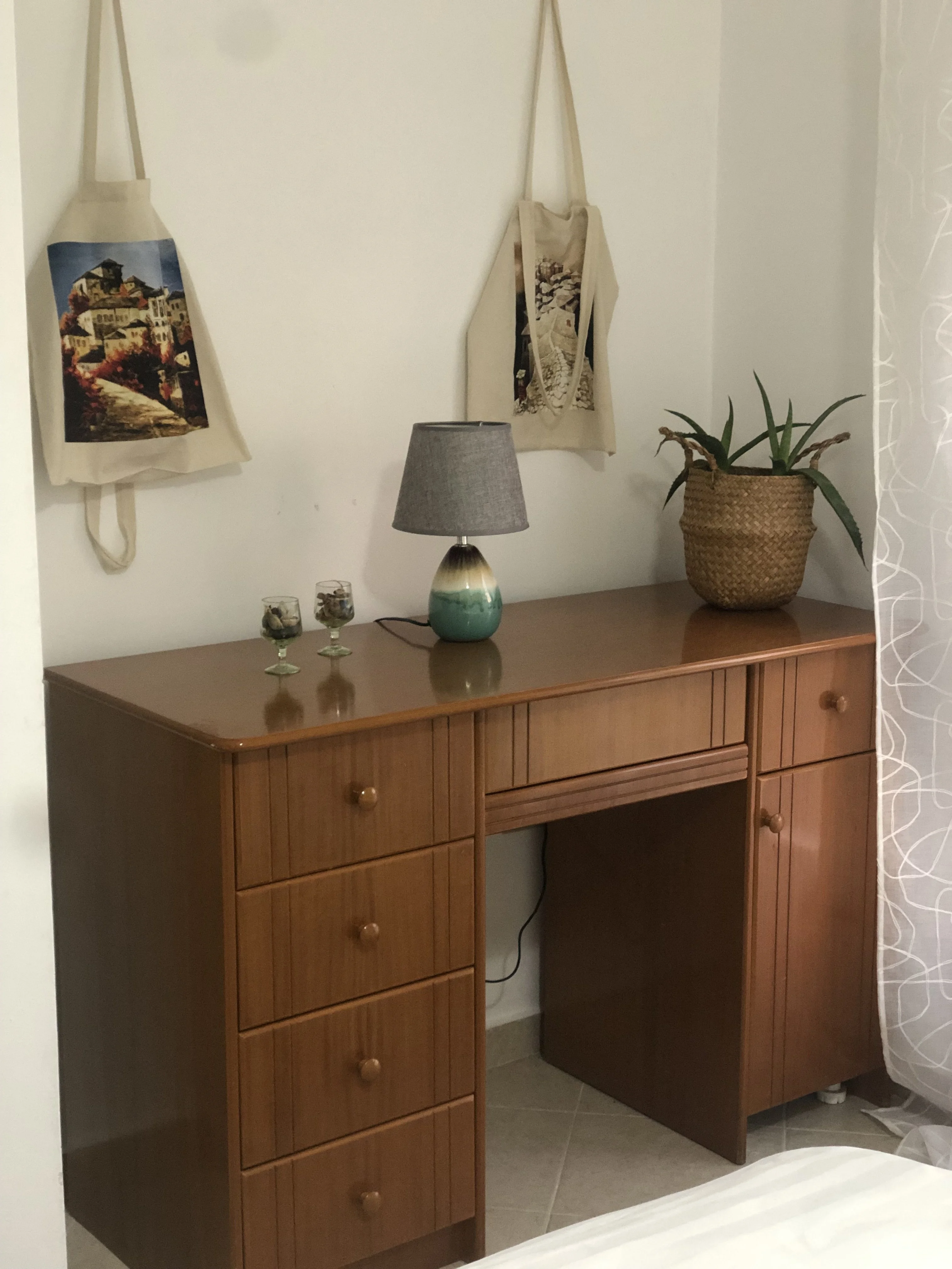 Apartamente me qera ditore