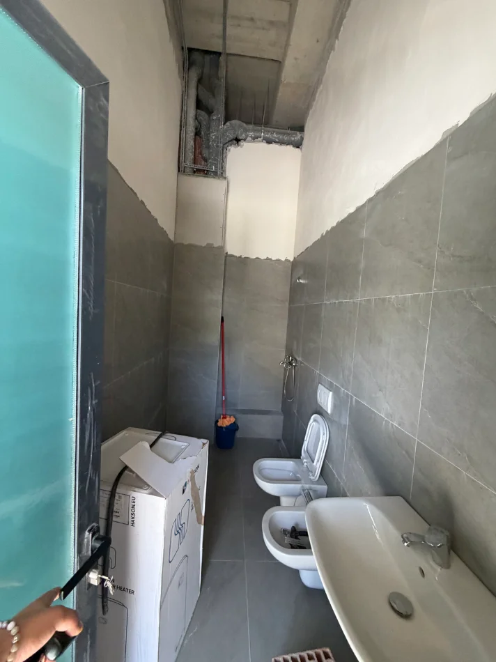 Tirane, jepet me qera ambjent biznesi Kati 0, 196 m² 3.500 € (5 Maji)