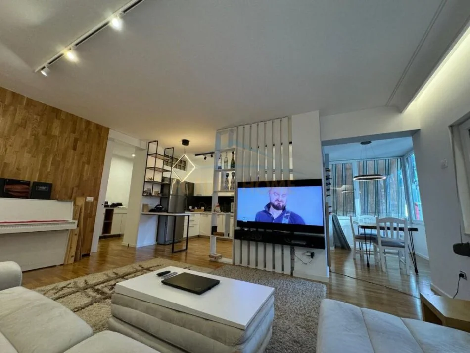 Tirane, shitet apartament 2+1+Ballkon Kati 5, 134 m² 455.000 € (Stadiumi Air Albania)