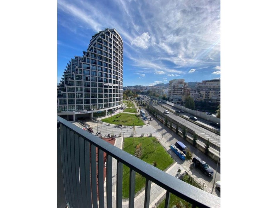 Tirane, jepet me qera apartament 2+1+Aneks+Ballkon Kati 4, 124 m² 1.300 € (Lake View)