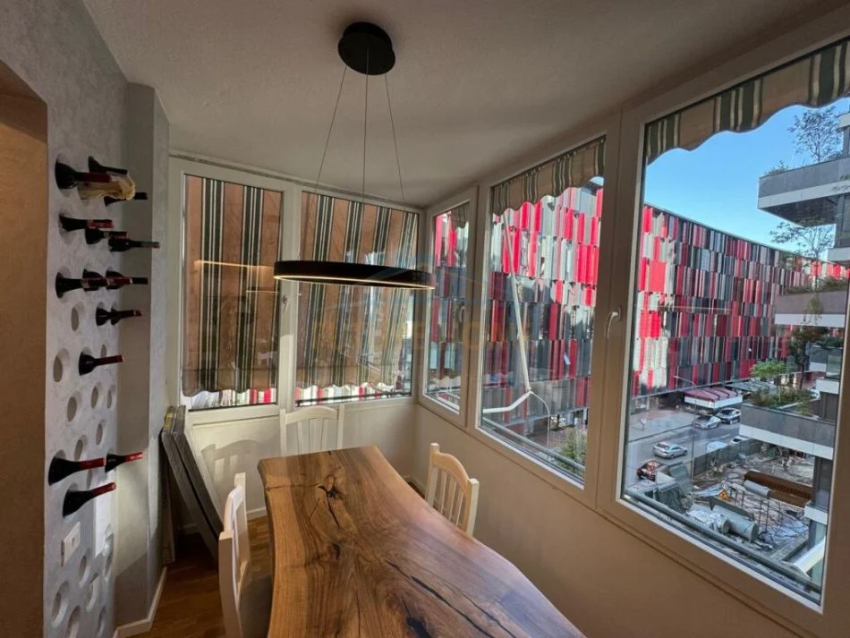 Tirane, shitet apartament 2+1+Ballkon Kati 5, 134 m² 455.000 € (Stadiumi Air Albania)