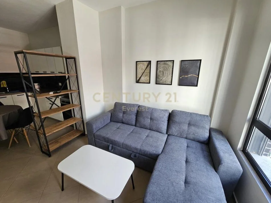 Tirane, jepet me qera apartament 1+1 Kati 5, 60 m² 500 € 