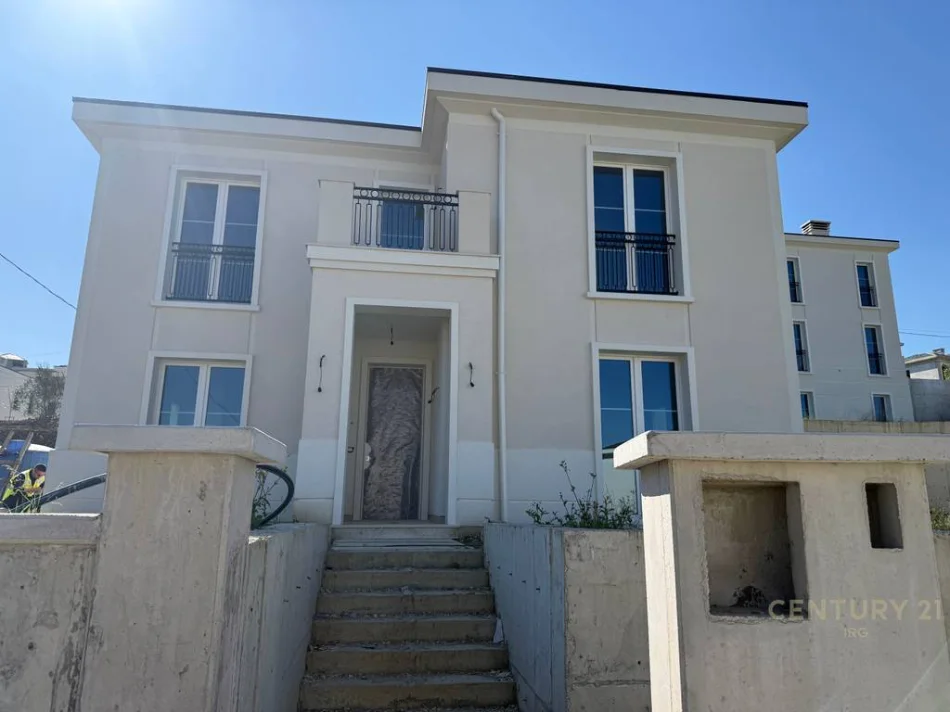 Tirane, shes Vile 3 Katshe Kati 2, 479 m² 740.000 € (Rolling Hills Liqeni)