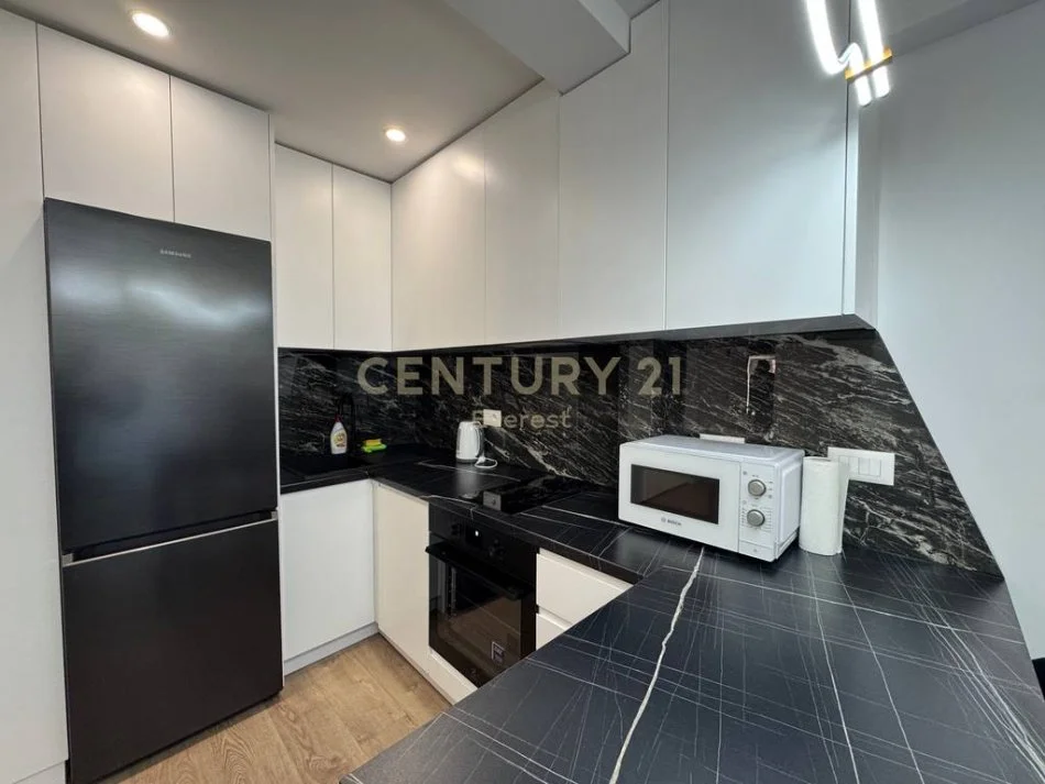 Tirane, jepet me qera apartament 1+1 Kati 3, 60 m² 540 € 