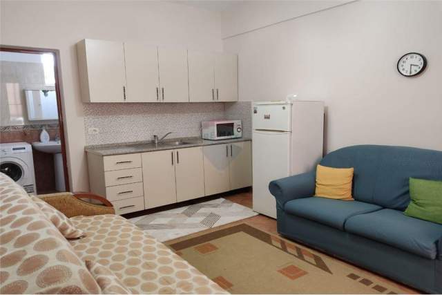 Tirane, jepet me qera apartament 1+1 Kati 2, 60 m² 340 Euro (Don Boski)