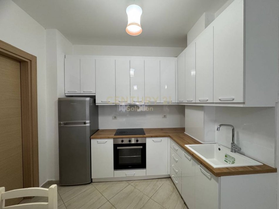 Tirane, jepet me qera apartament 2+1 Kati 2, 70 m² 70 € 