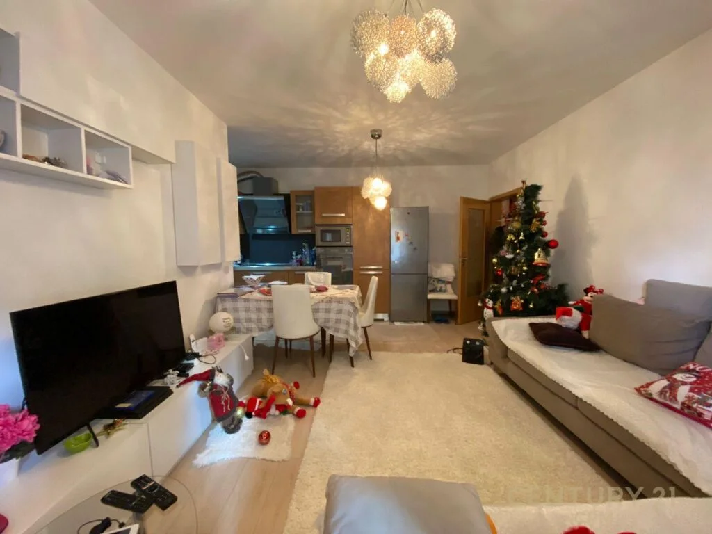 Shesim apartament 2+1+2 në Rrugen e Kosovareve! 242000€