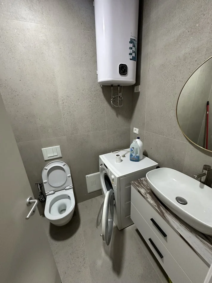 Tirane, jepet me qera apartament 1+1 Kati 2, 60 m² 700 € (Shkolla e Kuqe)