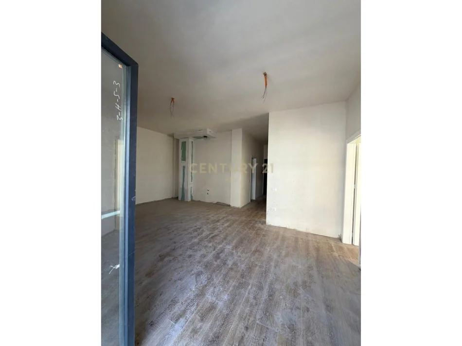 Tirane, shes apartament 2+1+Aneks+Ballkon Kati 3, 111 m² 199.000 € (Porta Tirana e Re)