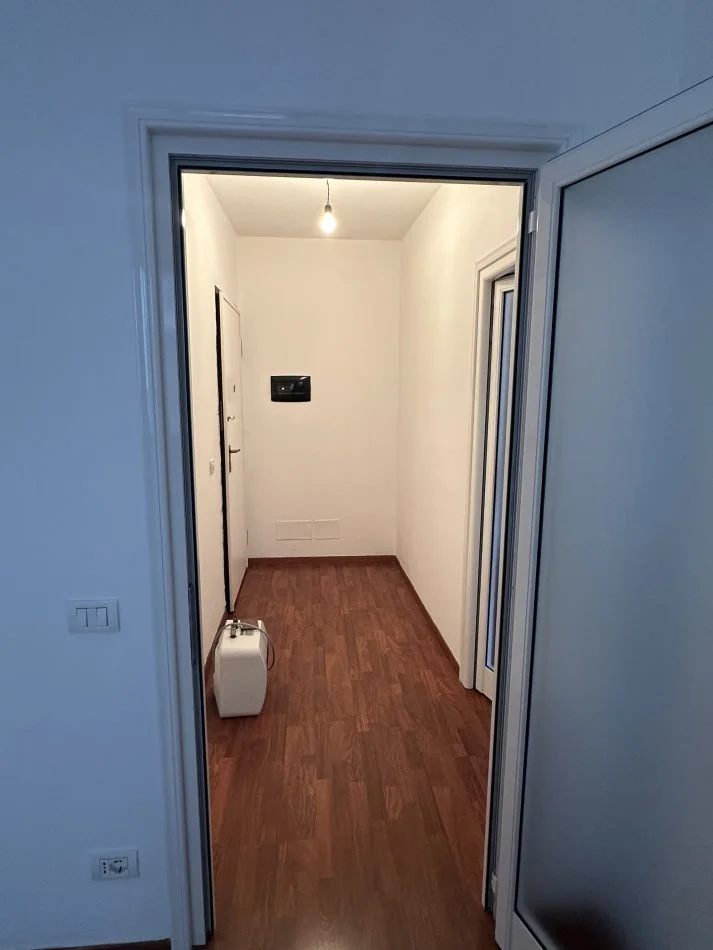 Durres, jepet me qera ambjent biznesi Kati 2, 45 m² (Rruga Fetah Bllaca)