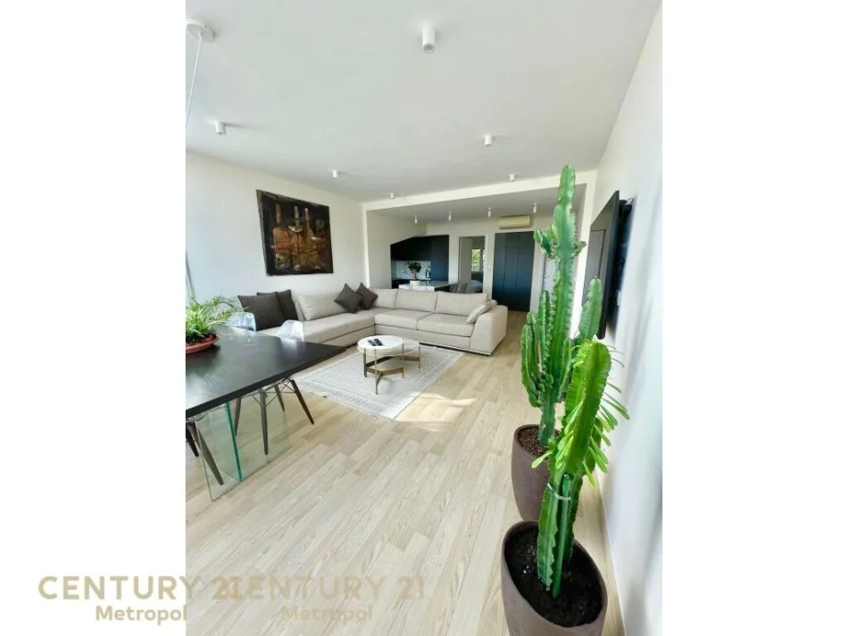 Tirane, shitet apartament 2+1+Aneks+Ballkon Kati 2, 140 m² 370.000 € (Rruga Seit Teqja)