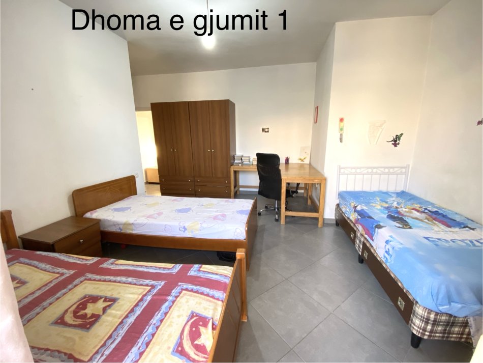Tirane, jepet me qera apartament 2+1+Ballkon Kati 3, 110 m² 450 € (Aleksander konda)