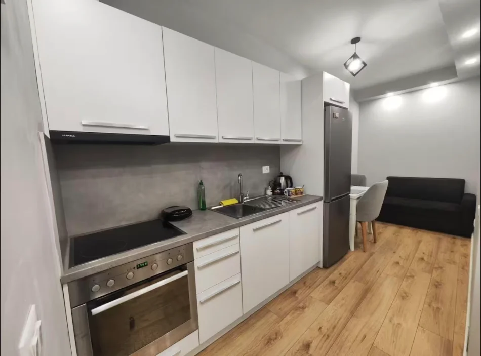 Tirane, jepet me qera apartament 5+1+Aneks+Ballkon , 3.000 € 