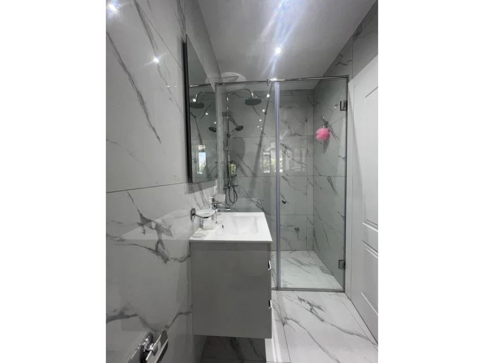 Tirane, jepet me qera apartament 1+1 Kati 9, 60 m² 1.000 € 