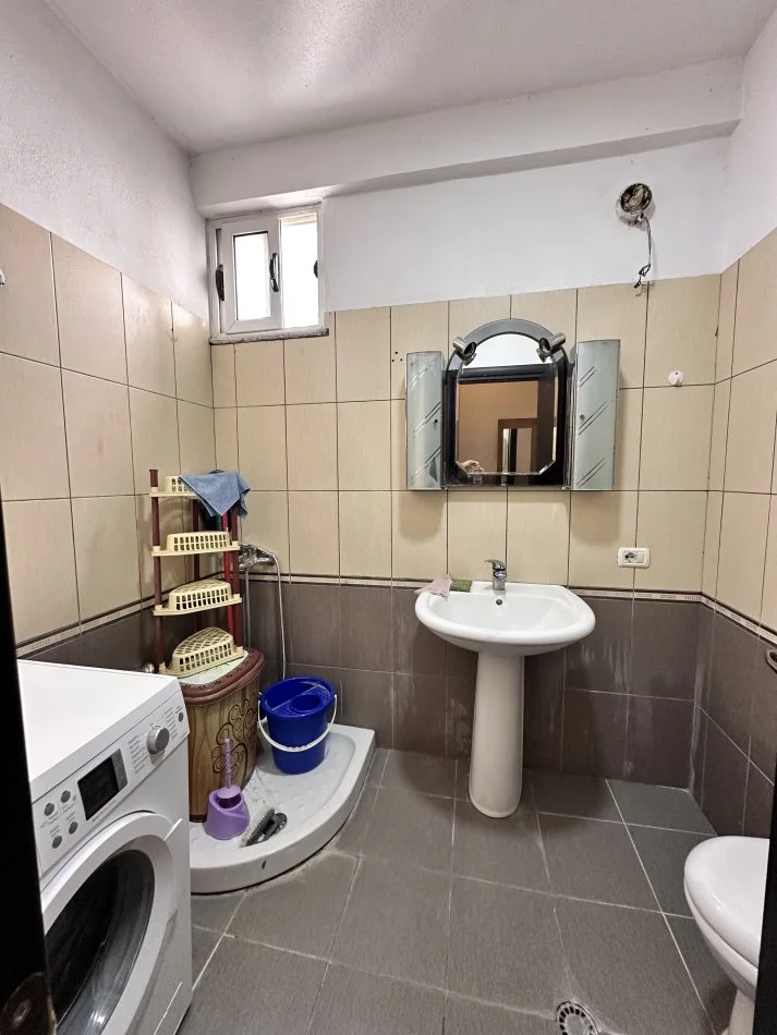 Tirane, jepet me qera apartament+verande | Penthouse 1+1+Ballkon Kati 4, 65 m² 380 € 
