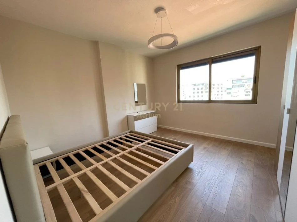 Tirane, jepet me qera apartament 2+1 Kati 2, 60 m² 650 € 