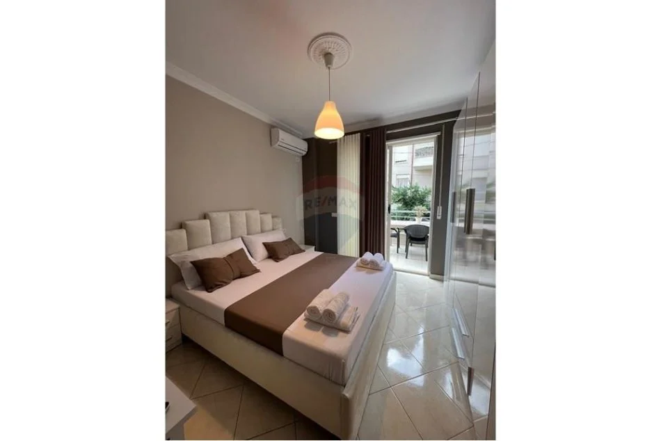 Tirane, jepet me qera apartament 1+1 Kati 2, 80 m² 600 € (Kopshti zoologjik)
