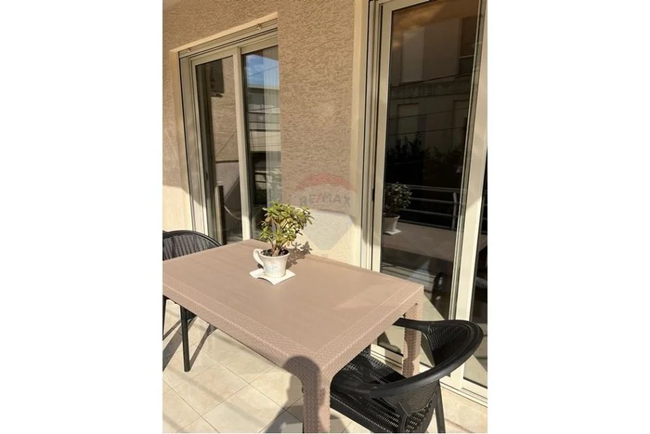 Tirane, jepet me qera apartament 1+1 Kati 2, 80 m² 600 € (Kopshti zoologjik)