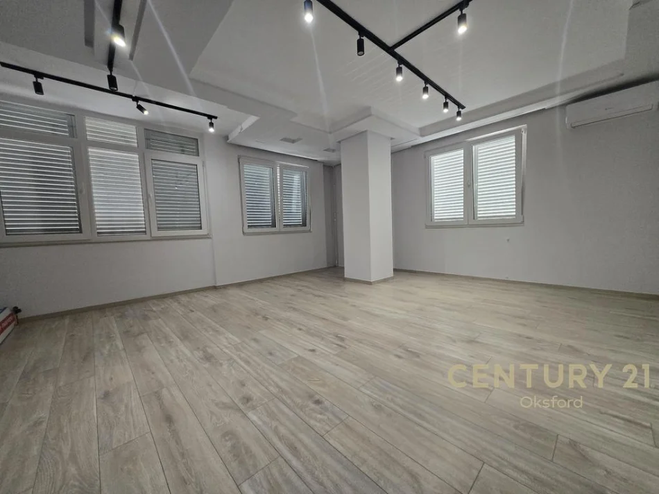 Tirane, jepet me qera ambjent biznesi Kati 1, 160 m² 1.600 € (Stadiumi qemal stafa)