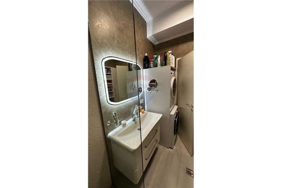 Tirane, shitet apartament Kati 5, 63 m² 95.000 € 