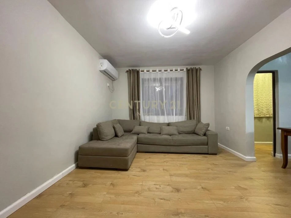 Tirane, shitet apartament 1+1 Kati 4, 59 m² 112.000 € (Tek Ish Parku)