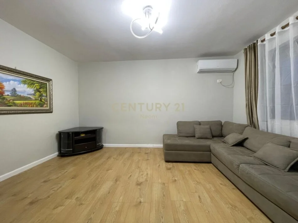 Tirane, shitet apartament 1+1 Kati 4, 59 m² 112.000 € (Tek Ish Parku)