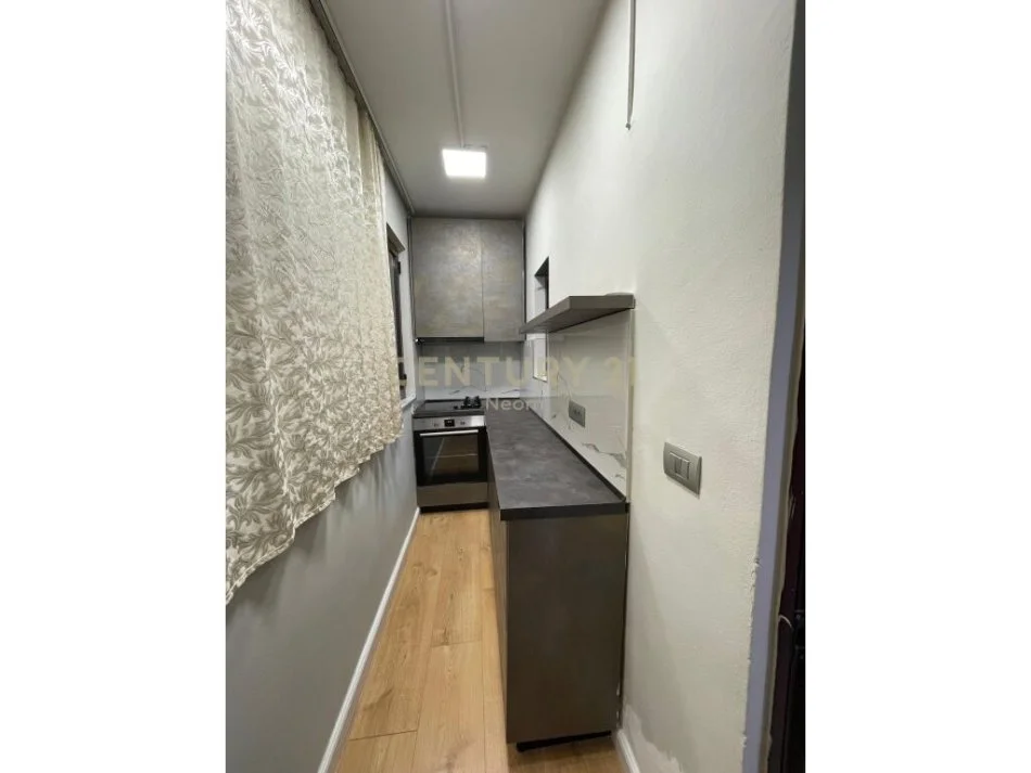 Tirane, shitet apartament 1+1 Kati 4, 59 m² 112.000 € (Tek Ish Parku)