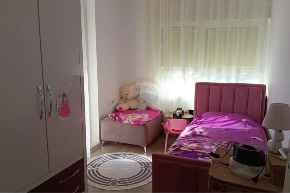 Tirane, jepet me qera apartament 2+1 Kati 5, 78 m² 500 € (Ali demi)