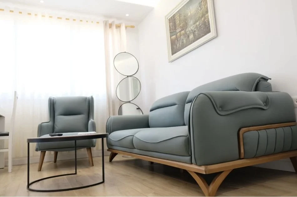 Tirane, jepet me qera apartament 2+1+Ballkon Kati 4, 100 m² 650 € (Rruga e Dibres)