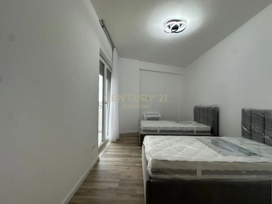 Tirane, jepet me qera apartament 2+1 Kati 9, 100 m² 800 € 