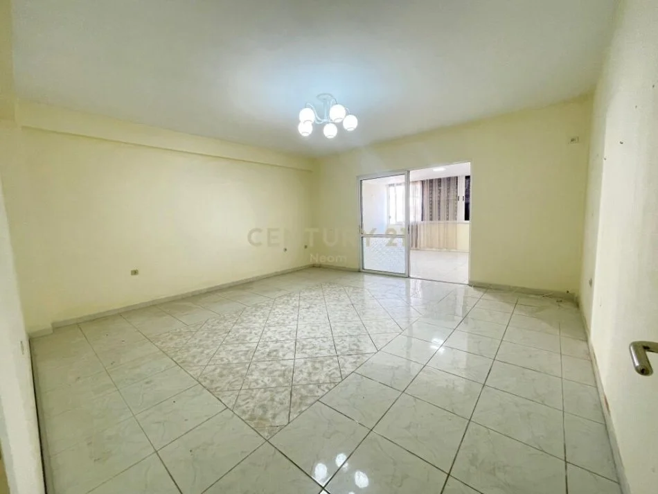 Tirane, shitet apartament 2+1 Kati 3, 160 m² 260.000 € (Myslym Shyri)