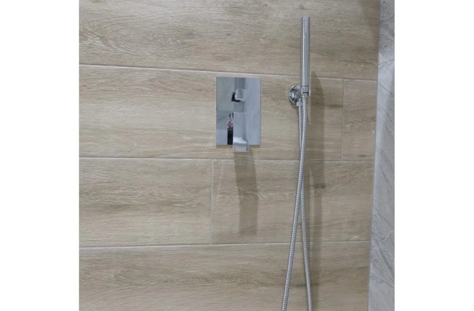 Tirane, jepet me qera apartament 2+1+Ballkon Kati 4, 100 m² 650 € (Rruga e Dibres)