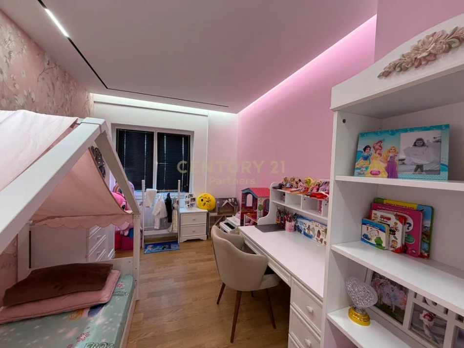 Tirane, shes apartament 2+1 Kati 5, 117 m² 240.000 € (Astir)