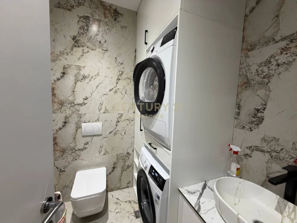 Tirane, shes apartament 2+1 Kati 5, 117 m² 240.000 € (Astir)