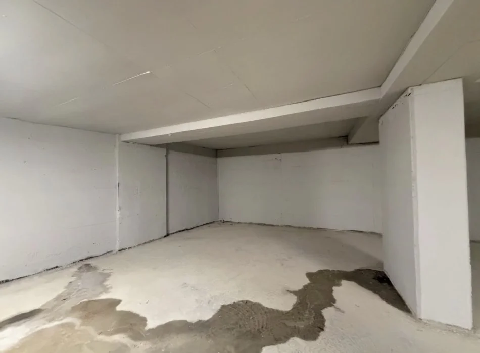 Tirane, shitet apartament 1+1+Ballkon , 60 m² 122.000 € (5 Maji)