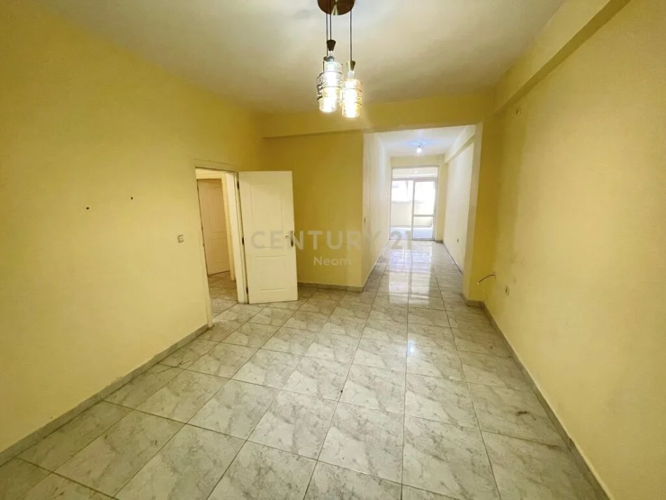Tirane, shitet apartament 2+1 Kati 3, 160 m² 260.000 € (Myslym Shyri)