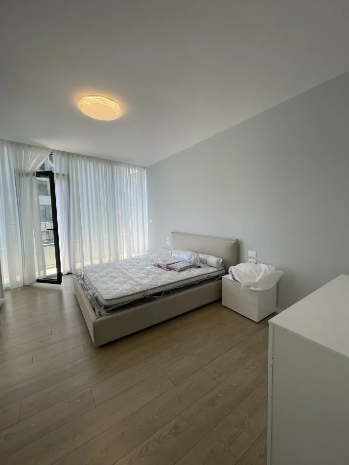 Tirane, jepet me qera apartament 1+1+Ballkon Kati 7, 89 m² 1.000 € (Rruga e kosovareve)