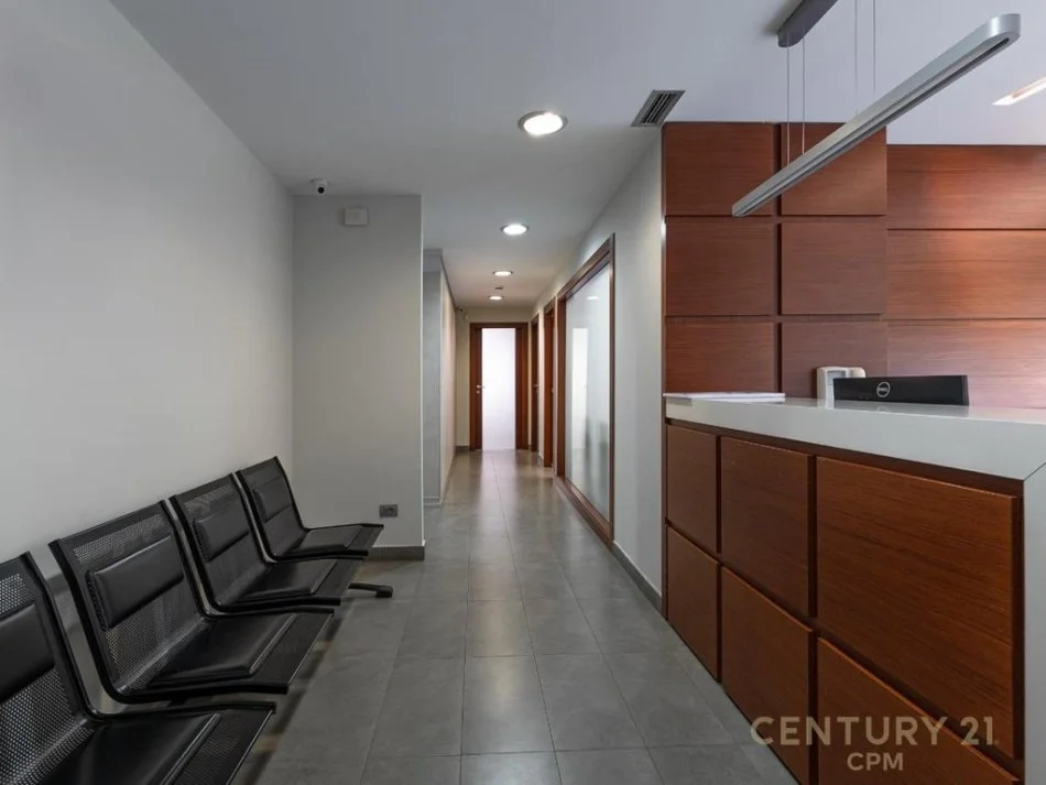 Tirane, shes ambjent biznesi Kati 1, 265 m² (Rruga Ndre Mjeda)