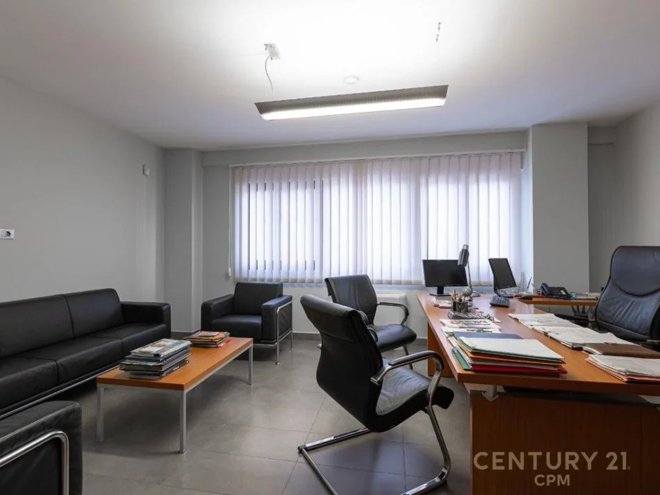 Tirane, shes ambjent biznesi Kati 1, 265 m² (Rruga Ndre Mjeda)
